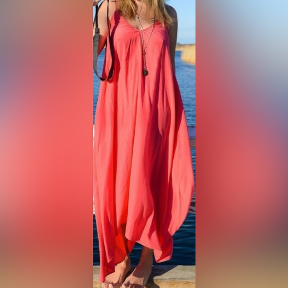 New York&Company NEW SLEEVELESS DRESS. ASYMMETRICAL HEM Size XS runs S. Salmon